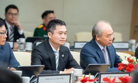 Viettel bắt tay ông lớn xăng dầu "khủng" nhất Việt Nam: Sẽ có hàng nghìn trạm xăng thông minh thế hệ mới?
