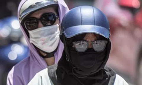 Chuyên gia: Chọn áo chống nắng đối phó thời tiết 40°C, phải xem chỉ số UPF, màu