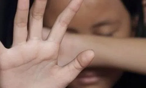 1 đứa trẻ bất đắc dĩ chứng kiến cha mẹ "làm chuyện ấy" sẽ có cảm giác như thế nào?