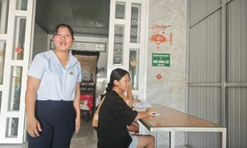 Không dám ngủ vì sợ đang mơ, nữ nhân viên cao su kể chuyện được hỗ trợ từ "Nhà đồng chí"