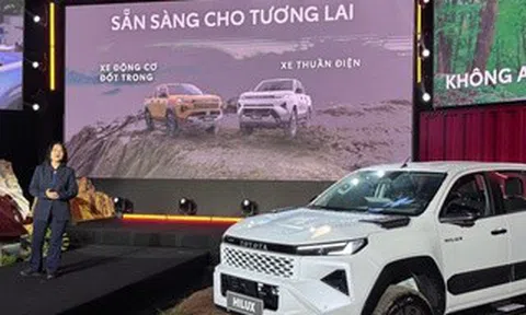 Tồn kho ô tô tăng cao, vắng bóng mẫu mới