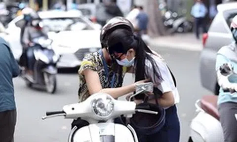 Chỉ có cha mẹ EQ thấp mới làm 4 điều này khi con vừa thi xong