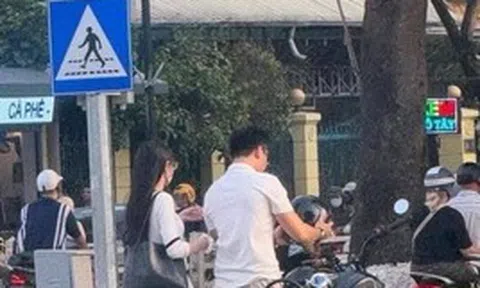 Gặp người yêu "tăng ca" với gái lạ ở Hồ Tây, cô gái giải quyết cực "tỉnh"