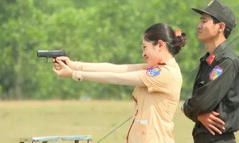 Đội nắng bám thao trường, những “bông hồng thép” Công an Huế quyết chinh phục hội thao lớn