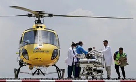 Hướng dẫn viên Nepal sống sót gần 1 tuần trên Everest không thức ăn, không oxy hỗ trợ