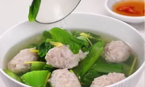 Thứ rau đắng ngắt tưởng khó nuốt đem quết với loại cá dẻo quánh này, nước canh ngọt lịm, tỉnh người sau 5 phút đi nắng
