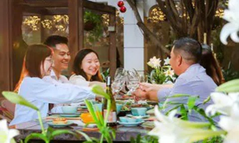 1 doanh nghiệp ở Hà Nội có đến 2 nhà hàng được Michelin gọi tên: Phục vụ khách trong biệt thự Pháp cổ, menu có đến 200 món
