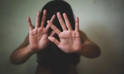 Cô gái bị bạn trai hành hung dã man vì từ chối "chuyện ấy", nỗi ám ảnh suốt đời