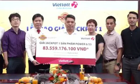 Người đàn ông trúng Vietlott 83,5 tỉ đồng: "Trúng số là niềm vui, không việc gì phải giấu mặt"