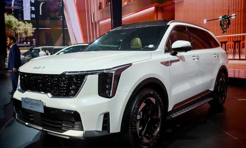 Xem trước Kia Sorento HEV mới - chờ giá đấu Ford Everest