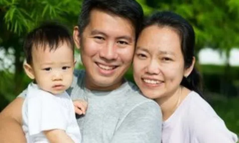 Khi con cái hỏi bạn còn bao nhiêu tiền, những bậc cha mẹ có trí tuệ cảm xúc cao sẽ trả lời bằng 3 câu này