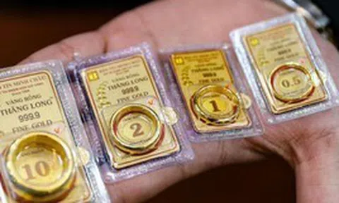 Người mua vàng lúc 18 triệu đồng/ chỉ nên làm gì?