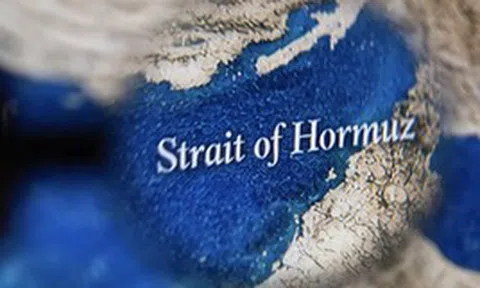 Iran tuyên bố đóng eo biển Hormuz