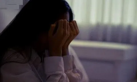 Mẹ chồng nhắn tin cho tôi lúc 11 giờ đêm, chỉ 4 chữ mà tôi đã khóc suốt đêm