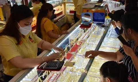 Giá vàng hôm nay, 12-6: Bất ngờ đảo chiều tăng vọt
