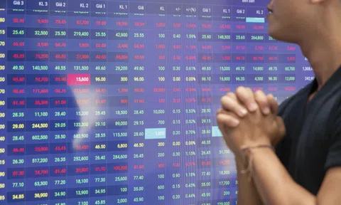 Cổ phiếu bất động sản 'dậy sóng', VN-Index vượt 1.800 điểm