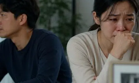 Bố mẹ đẻ khệ nệ xách quà thăm bị thông gia dọn chỗ "tiếp khách" dưới bếp, nhưng 6 chữ bâng quơ của chồng mới tát thẳng vào mặt tôi
