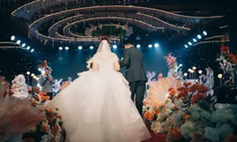 Câu mẹ chồng phát biểu trước hội hôn trong ngày cưới tôi nghe thì ai cũng vui, chỉ có tôi biết ẩn ý như kim châm trong đó