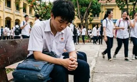 Nam sinh Hà Nội dằn vặt: "Khoảnh khắc này thực sự giống như một gáo nước lạnh dội thẳng vào tất cả hy vọng mà em từng mang theo"