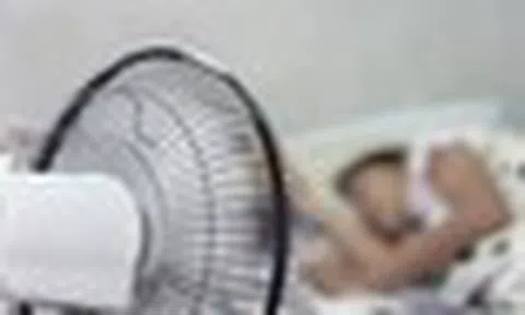 Bật quạt kiểu này không mát mà còn làm nhà nóng hơn: Nhiều người vẫn đang thực hiện