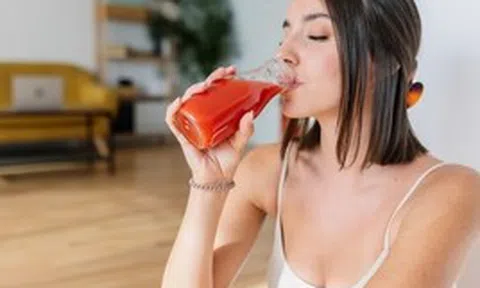 Thức uống giảm cân, dưỡng nhan giá rẻ: Chuyên gia Nhật chỉ cách uống nước ép cà chua để "đốt mỡ" gấp đôi, da láng mịn sau 1 tuần