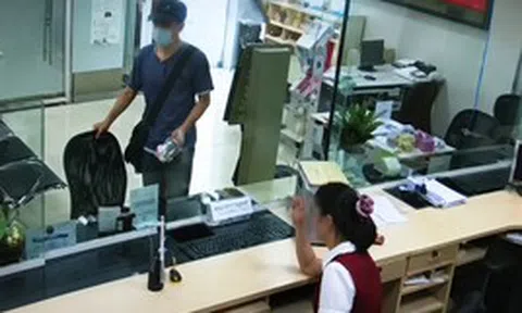 Thủ khoa đại học 16 tuổi bị kết án 10 năm tù vì cướp ngân hàng, cuộc sống hiện tại khiến nhiều người bất ngờ