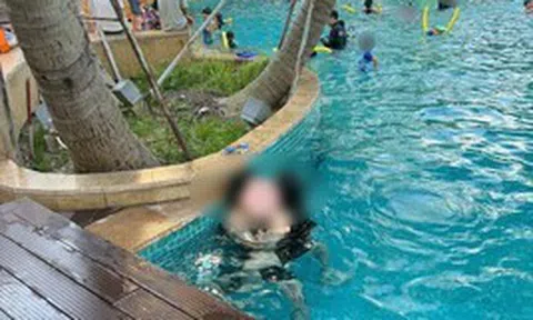 Hình ảnh ở bể bơi công cộng có gì mà khiến 1 phụ huynh Hà Nội phải thốt lên: Là người lớn tôi thấy xấu hổ thay?
