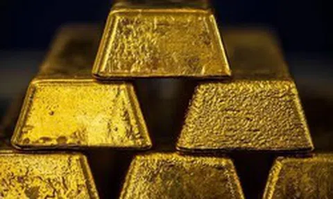 Phát hiện một quốc gia láng giềng Việt Nam mạnh tay "gom" gần 700 tấn vàng