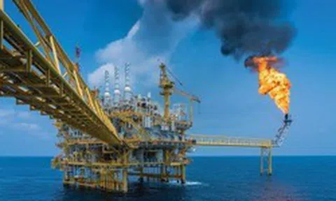 Phát hiện một doanh nghiệp dầu khí chuẩn bị rót 32.000 tỷ đồng đón sóng đại dự án ngành điện