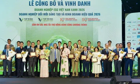 Vietnam Airlines 2 năm liên tiếp vào Top 10 Doanh nghiệp ESG Việt Nam Xanh