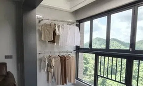 Nhìn nhà hàng xóm tôi mới phát hiện: Ban công đẹp lên chỉ vì bỏ một thứ quen thuộc