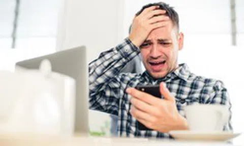Một công ty có 128 nghìn cổ đông nhưng không có cổ đông lớn, họp Đại hội chỉ 56 người tham dự