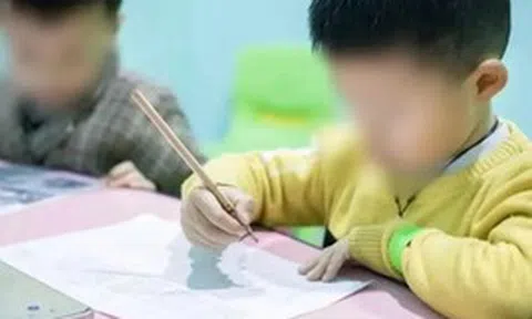 Trẻ nói chậm, phát âm chưa rõ: Đừng vội tin quan niệm "nói muộn là thông minh", cha mẹ cần lưu ý những dấu hiệu này