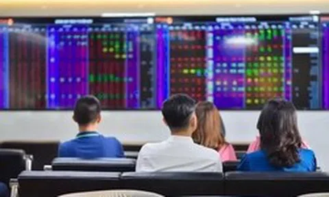 Tâm điểm LPB, chứng khoán áp sát đỉnh lịch sử: Điều gì tiếp diễn?