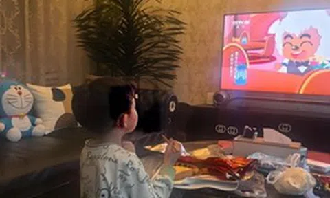 Trẻ dưới 3 tuổi xem TV nhiều và xem TV ít, chỉ cần sau 7 tuổi sẽ thấy sự khác biệt một trời một vực
