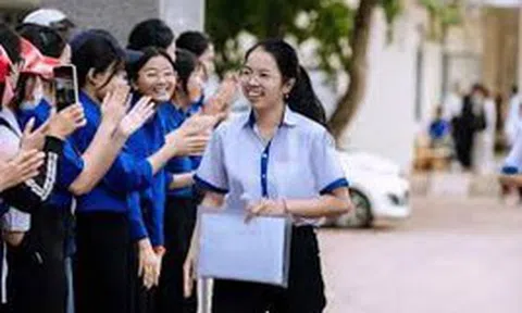Bố làm thợ hồ, nữ sinh Đắk Lắk đạt thủ khoa khối B00 với 3 điểm 10