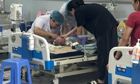 Bức ảnh khiến những người đang làm cha mẹ nhận ra: Có con rồi, bước chân vào viện nhi giống như 1 cơn ác mộng!