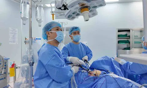 Gỡ “nút thắt” hai bệnh lý dai dẳng cho người phụ nữ bị sa đa tạng chậu phức tạp