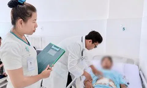 Người đàn ông 58 tuổi vỡ ruột non sau va chạm giao thông được cấp cứu kịp thời