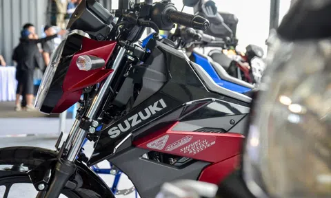 Đắt hơn 4,5 triệu đồng, Suzuki Satria Pro có gì khác bản tiêu chuẩn?