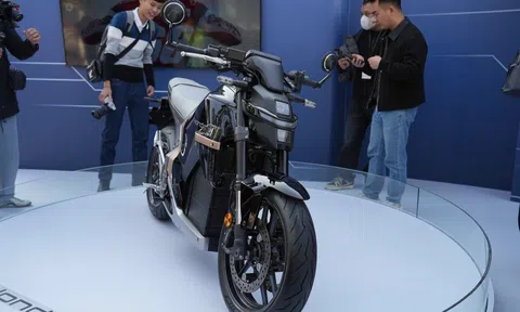 Môtô điện đầu tiên của Honda mở bán, giá gần 17.000 USD