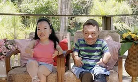 Chú rể 90 cm, cô dâu 91 cm xây tổ ấm trong ngôi nhà "đo ni đóng giày"