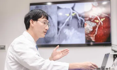 Quyết định đột phá trong phòng mổ, cứu bệnh nhân lóc tách động mạch chủ cận kề "cửa tử"