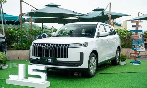Jaecoo J5 nhận cọc - sản xuất tại Việt Nam, giá từ 569 triệu đồng