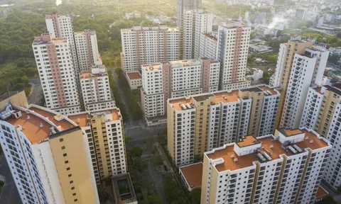 Lãi suất, giá nhà neo cao, người mua 'ngại' xuống tiền