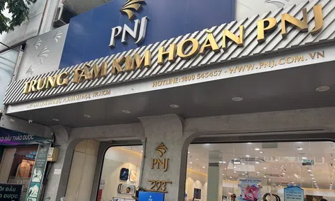 Hai quỹ ngoại rời ghế cổ đông lớn, doanh thu bán lẻ tháng 7 của PNJ tăng gần 20%