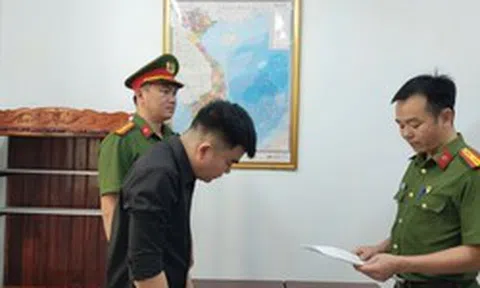 Nóng: Khởi tố 1 Phó quản lý FPT Shop
