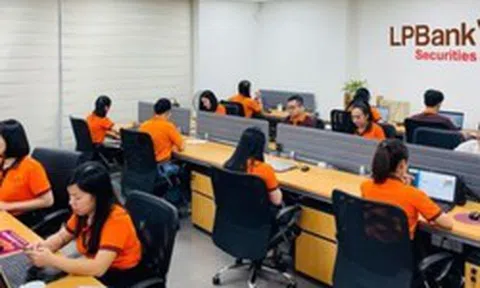 LPBS chốt giá tham chiếu ngày giao dịch đầu tiên trên HoSE