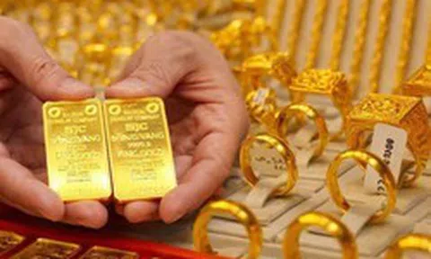 Giá vàng vừa trải qua tuần "tàu lượn": Có lúc mất 8 triệu đồng chỉ trong 2 ngày, người đu đỉnh lỗ 10 tháng lương cơ bản