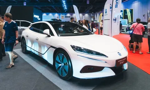 BYD gia nhập phân khúc xe điện hạng sang tại Malaysia với Denza Z9GT